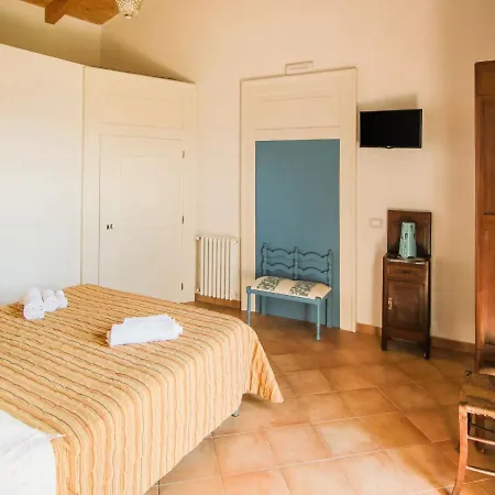 Historic Holiday In Cosenza Near Pollino Park Vakantiehuis