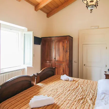 Historic Holiday In Cosenza Near Pollino Park Vakantiehuis Mormanno
